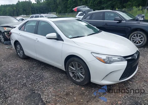 2017 Toyota Camry Le/Xle/Se/Xse z USA, uszkodzony, nr VIN 4T1BF1FK0HU272232